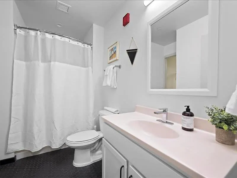 Cozysuites Historic 1Br, Downtown Pittsburgh